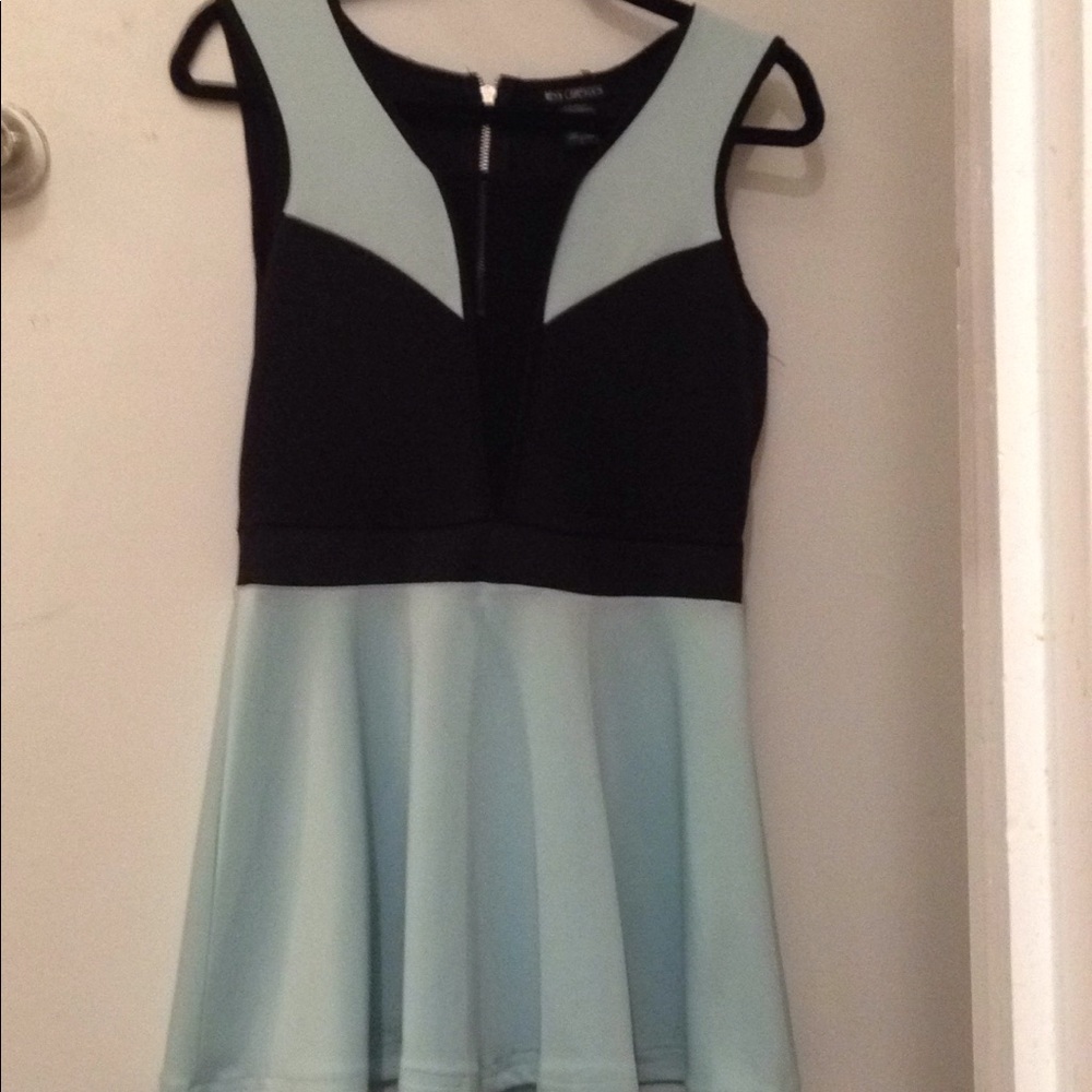 Mint and black color block fitted skater dress L